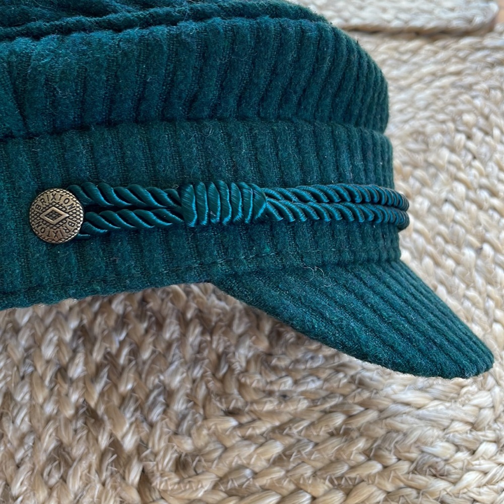 Dark green women’s Brixton hat - size small